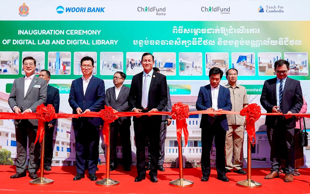 Woori Bank and ChildFund donated four brand-new digital labs and digital libraries to three Phnom Penh schools